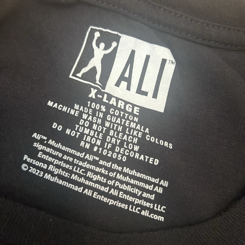 Muhammad ALI (XL) 100% Cotton Graphic Tee - Picture 2 of 2
